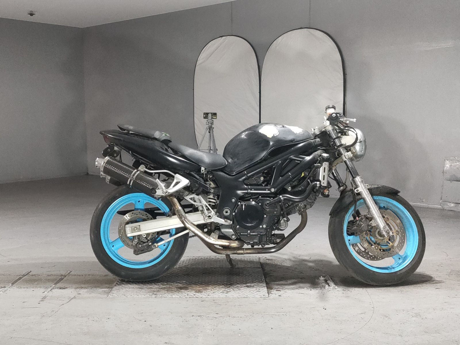Suzuki SV400