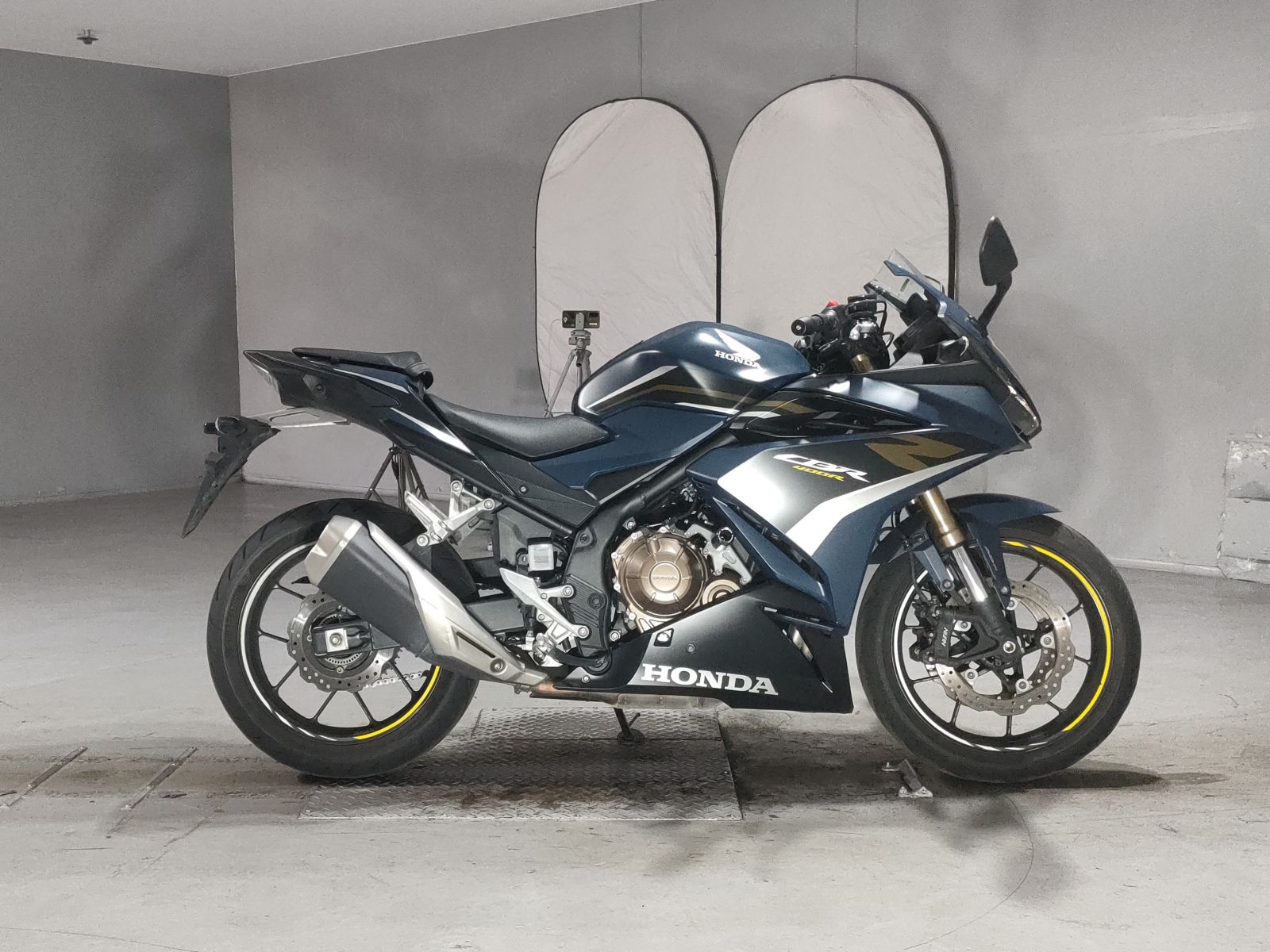 Honda CBR400R