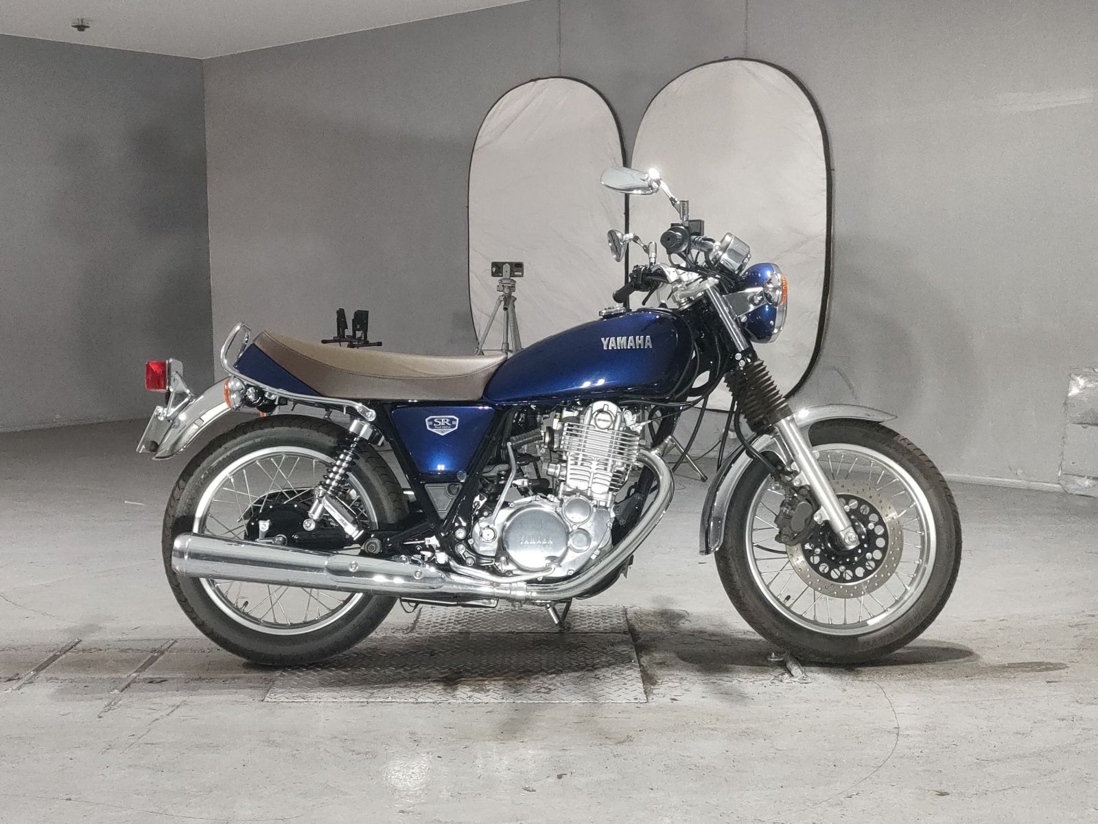 Yamaha SR400-1