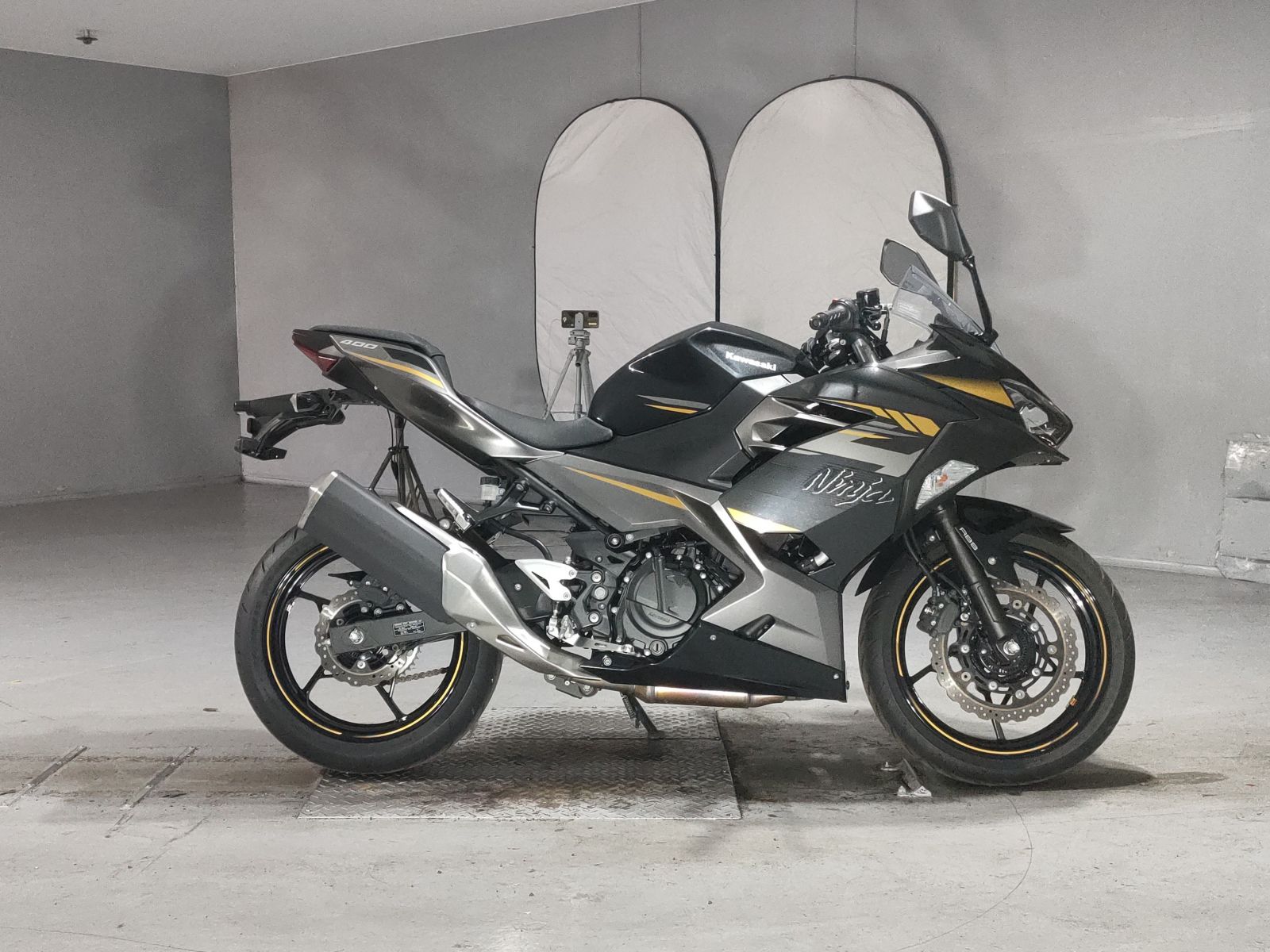 Kawasaki NINJA400