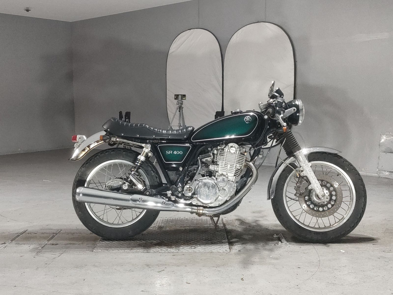 Yamaha SR400-1