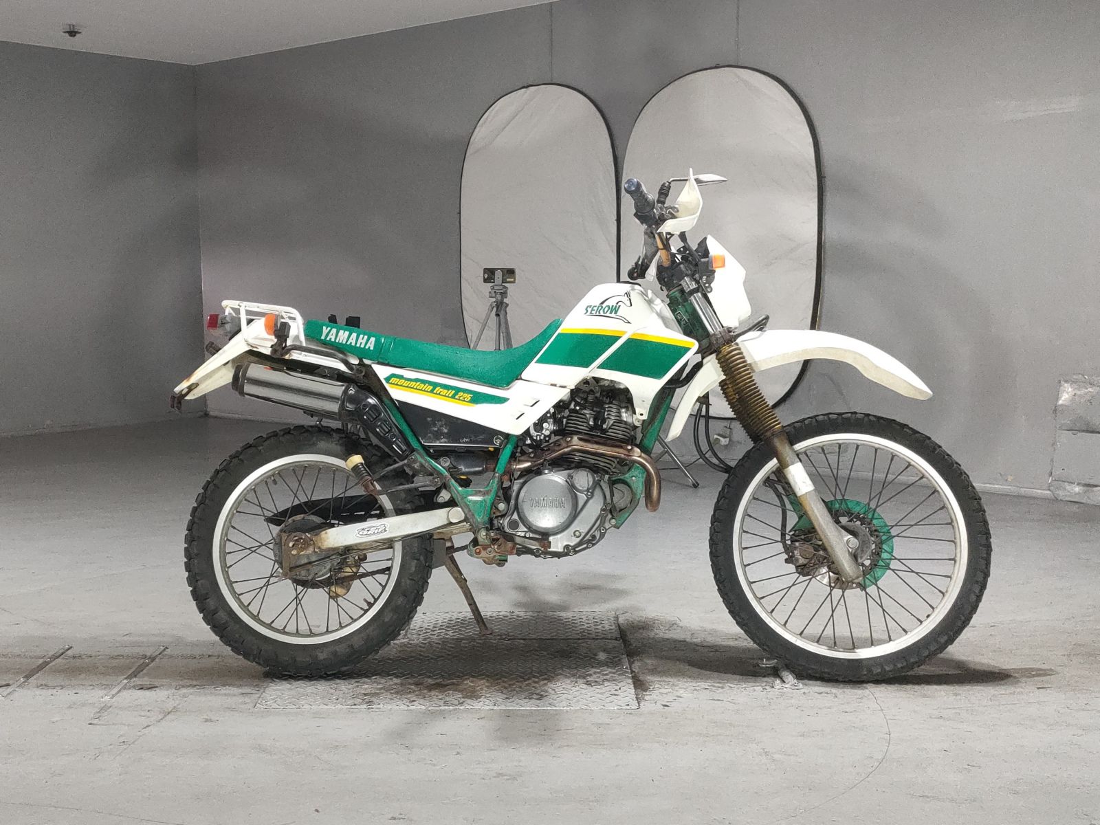 Yamaha SEROW 225