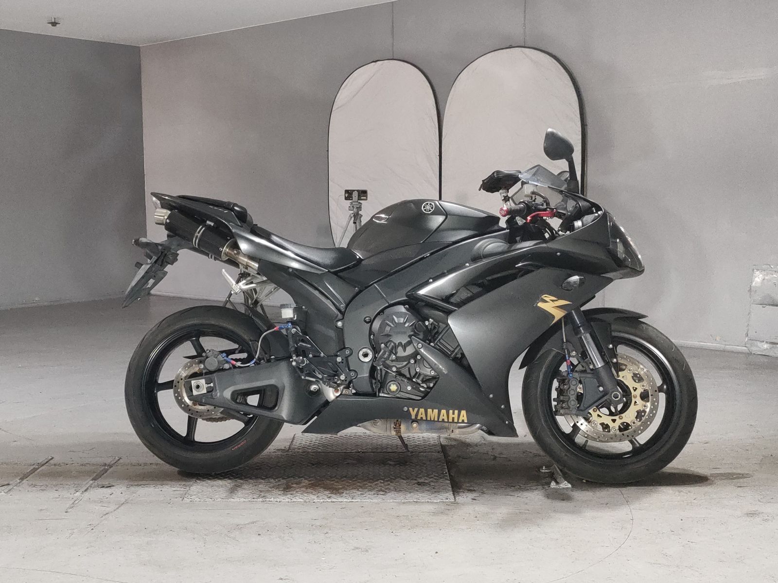 Yamaha YZF-R1
