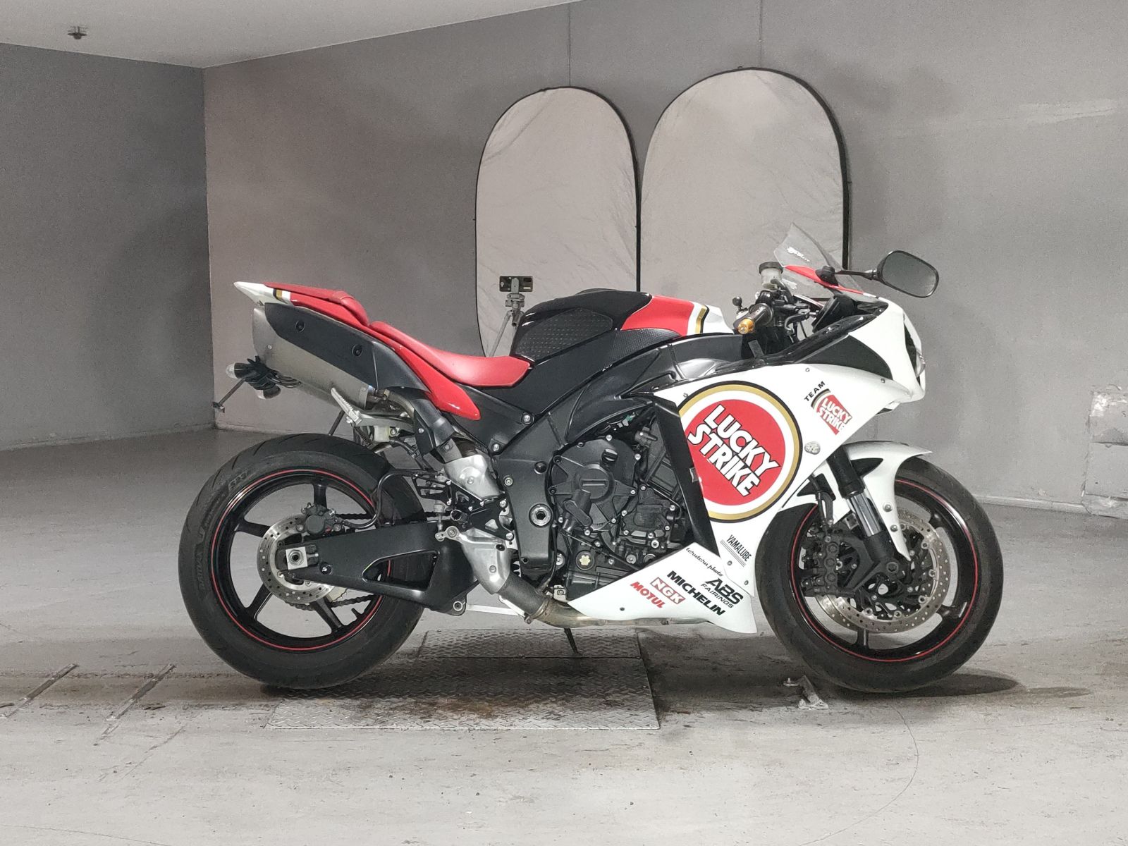 Yamaha YZF-R1