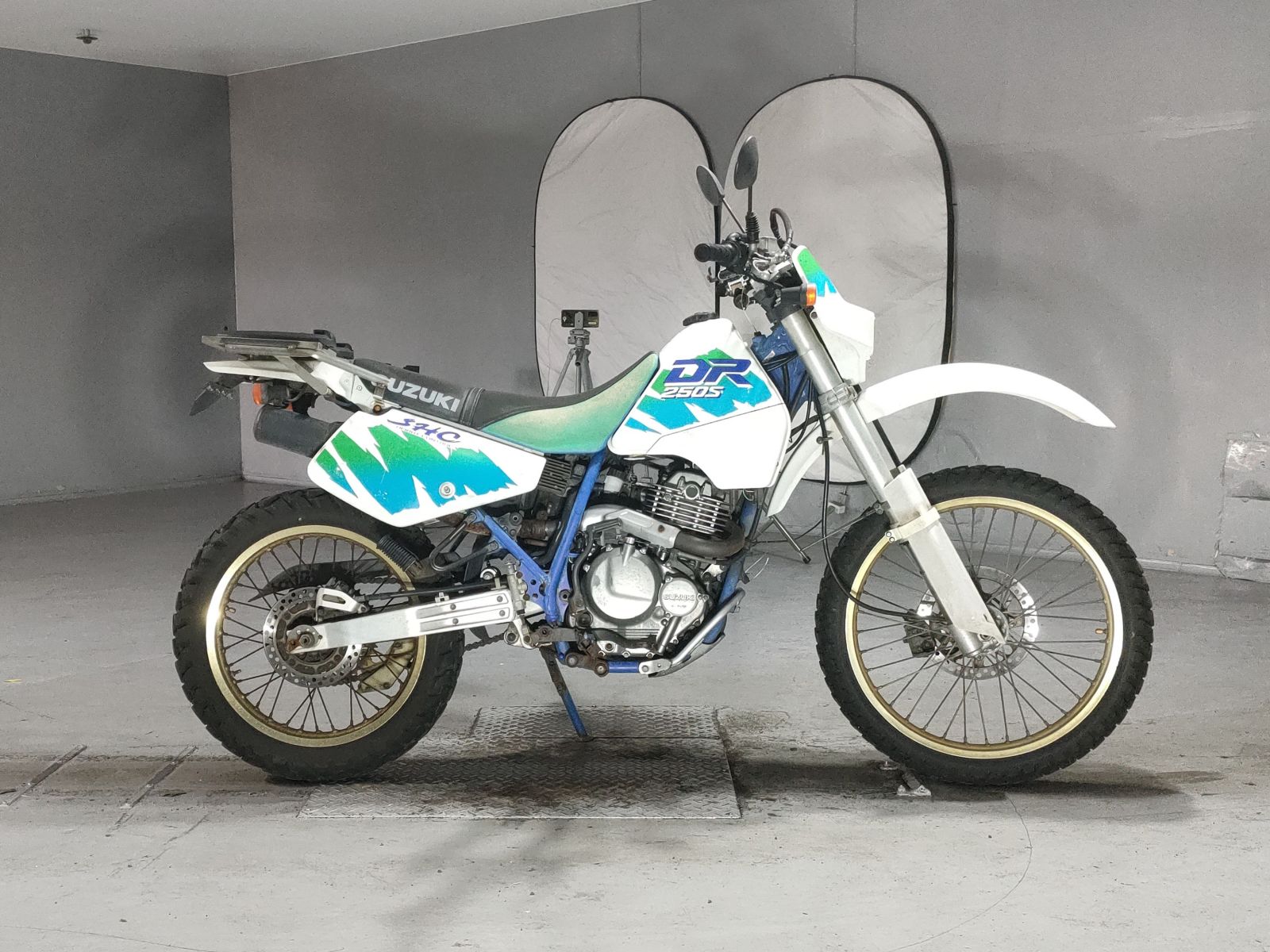 Suzuki DR250S