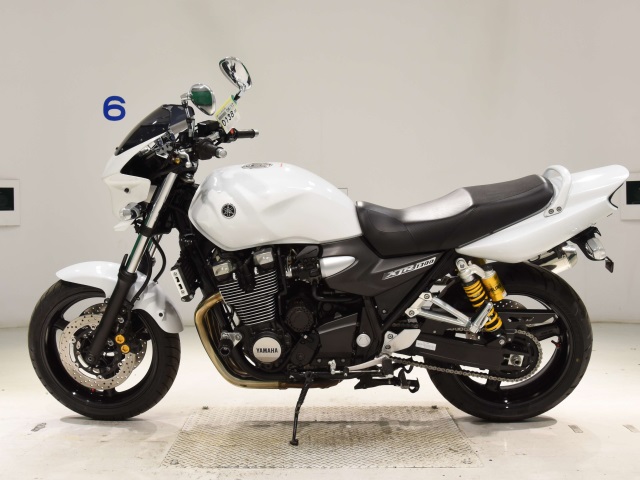 Yamaha XJR1300-2