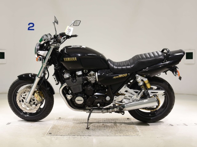 Yamaha XJR1200