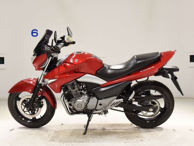 Suzuki GSR250