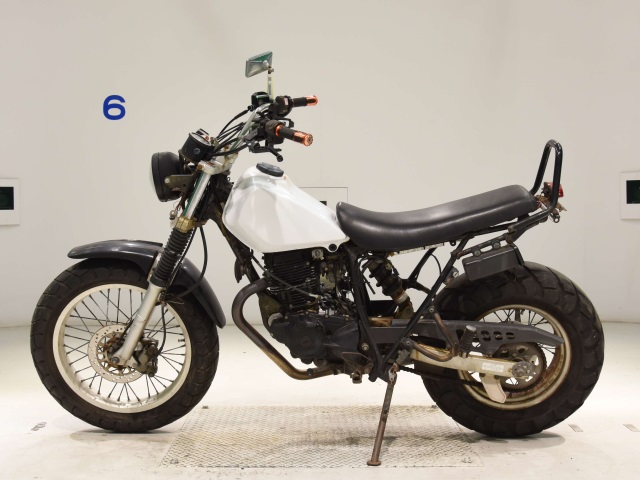 Yamaha TW225