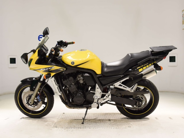 Yamaha FZS1000 FEATHER