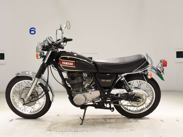 Yamaha SR400-2