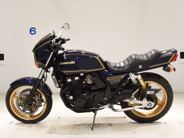 Kawasaki ZRX400