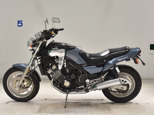 Yamaha FZX750