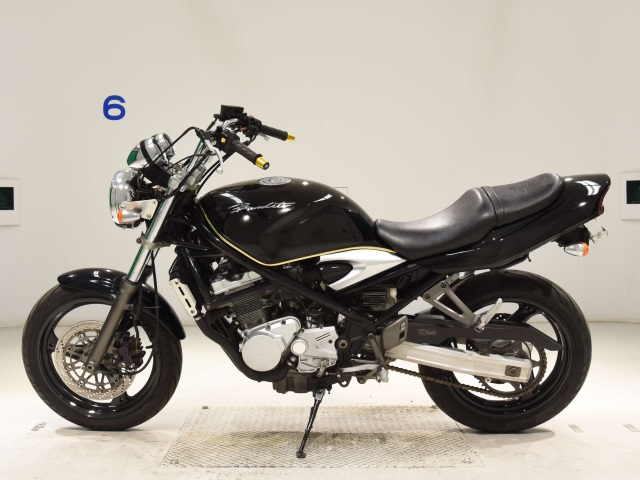 Suzuki BANDIT250-2