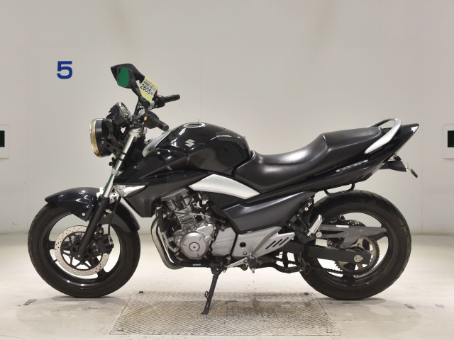 Suzuki GSR250