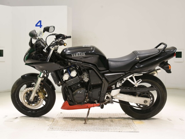 Yamaha FZ400