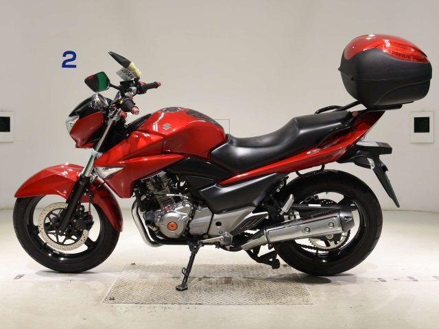 Suzuki GSR250