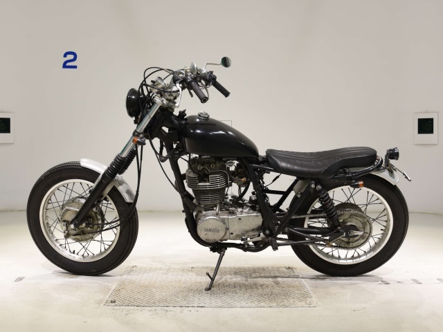 Yamaha SR400-2