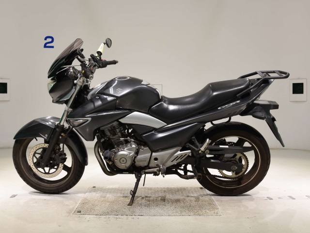 Suzuki GSR250