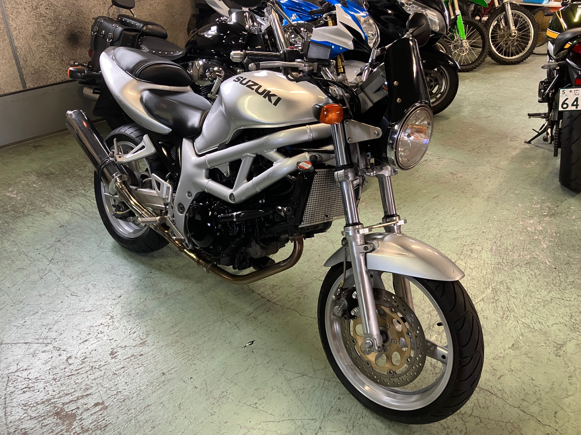 Suzuki SV400