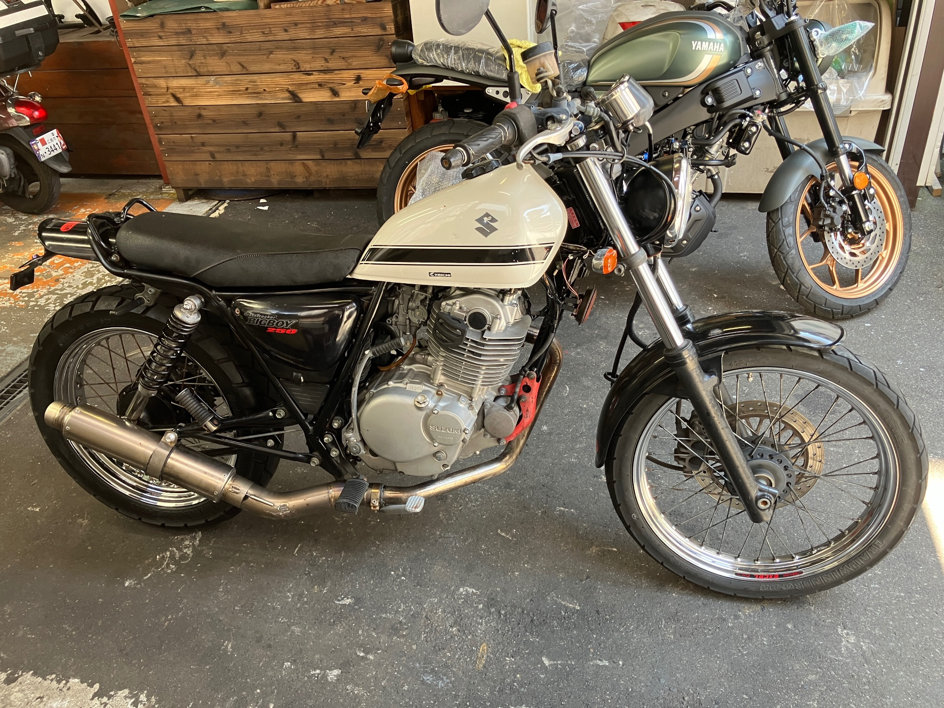 Suzuki GLASS TRACKER BIG BOY
