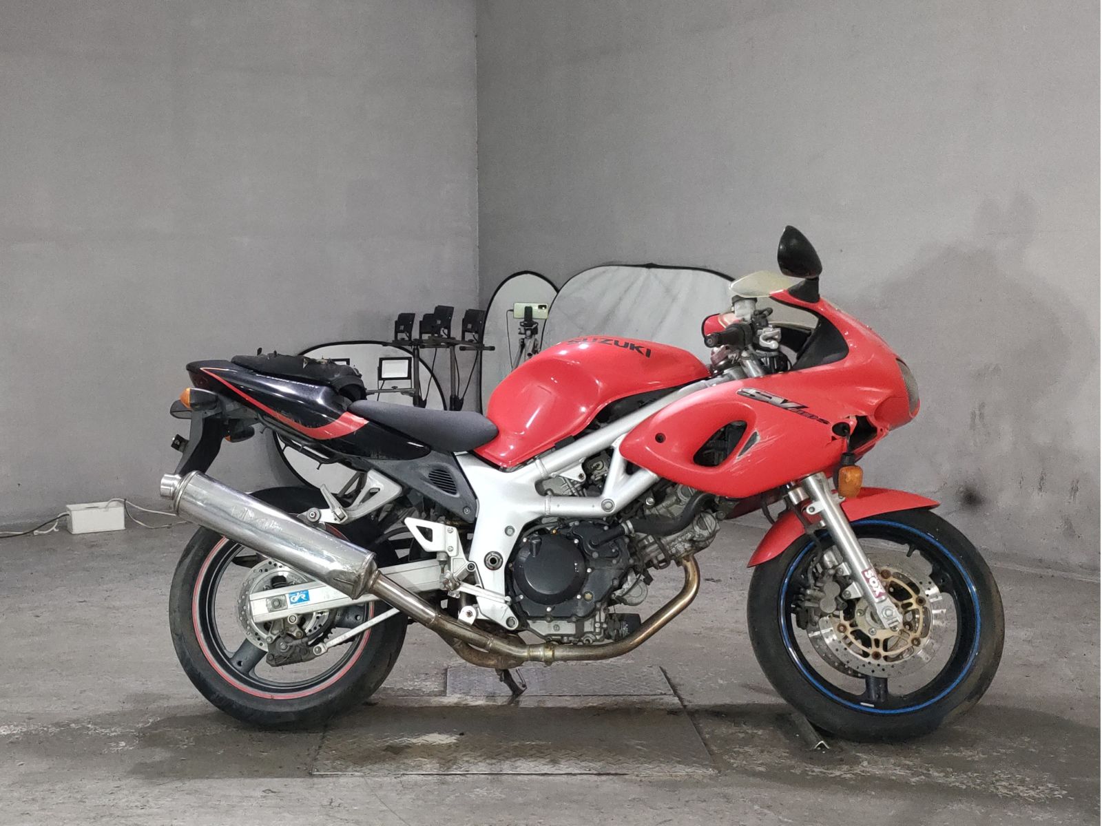 Suzuki SV400S
