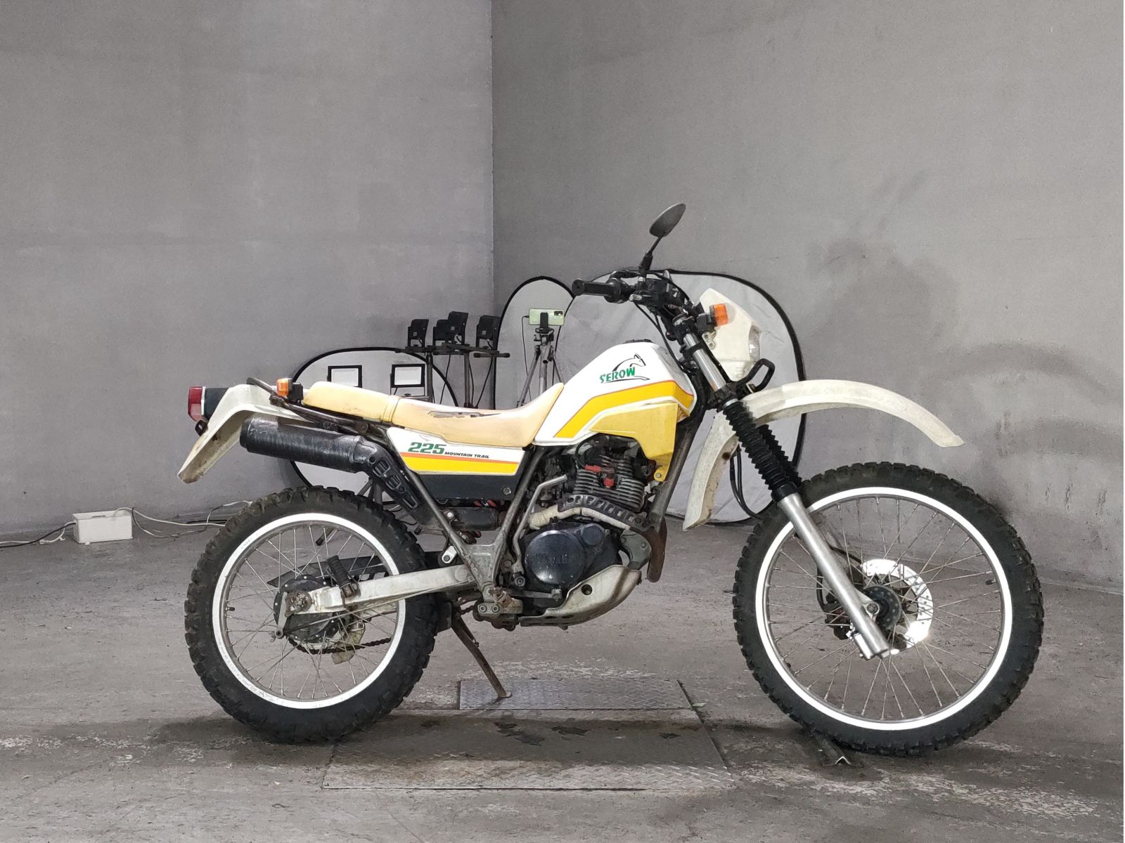 Yamaha SEROW 225