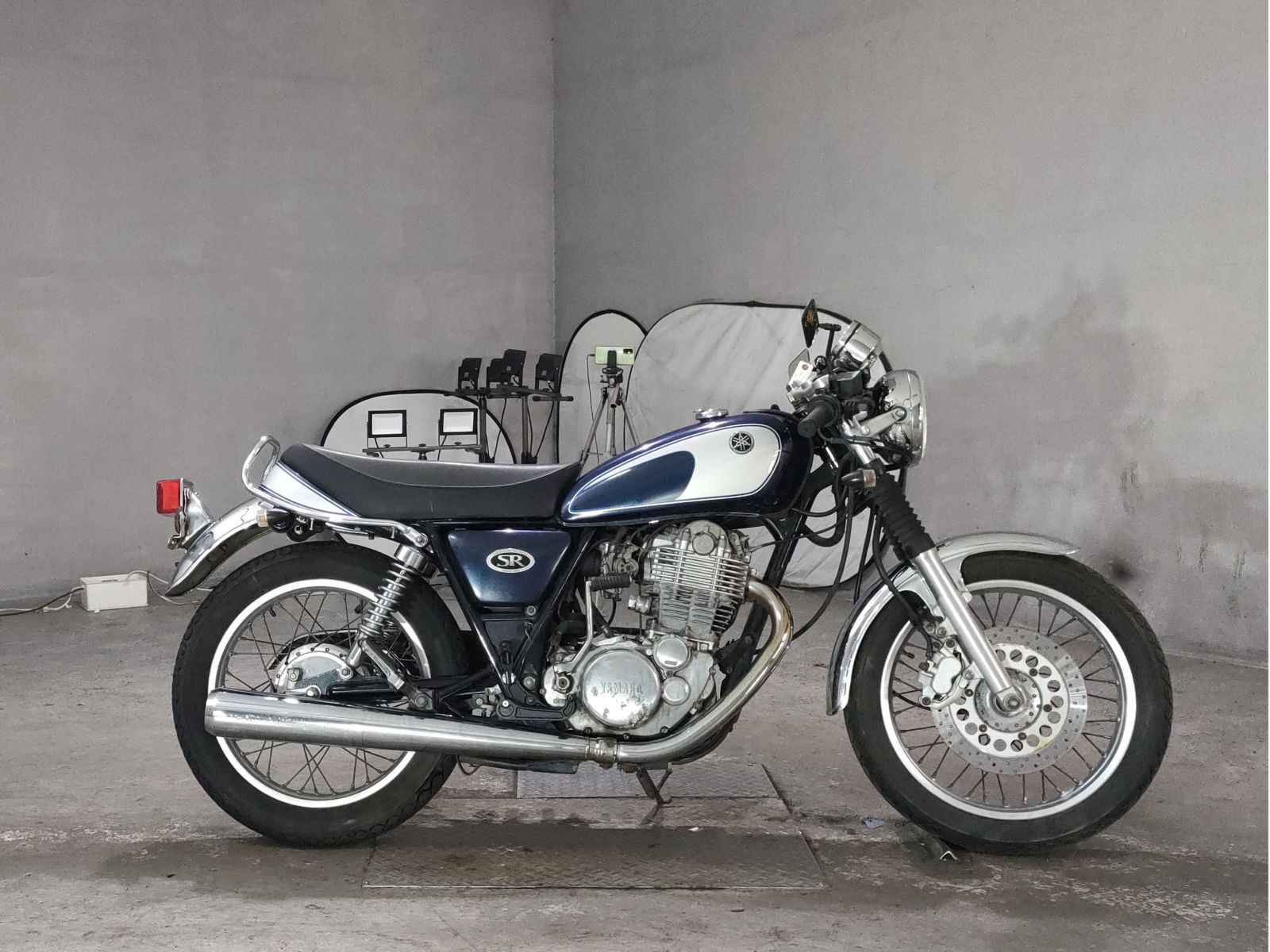 Yamaha SR400-1