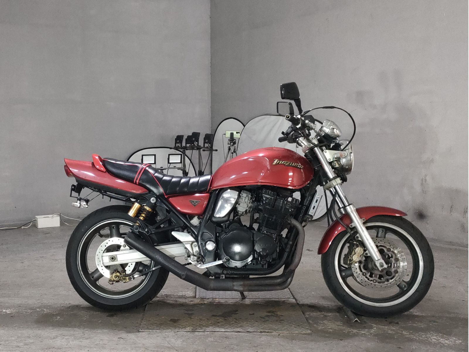 Suzuki INAZUMA 400