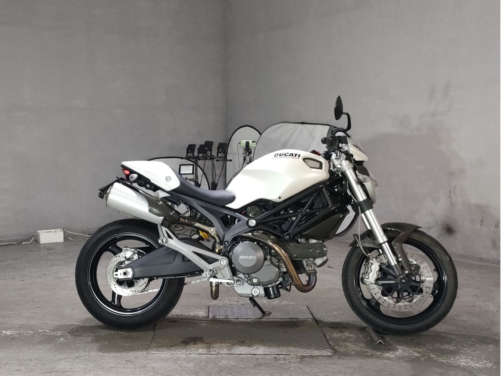 OTHER DUCATI MONSTAR 696