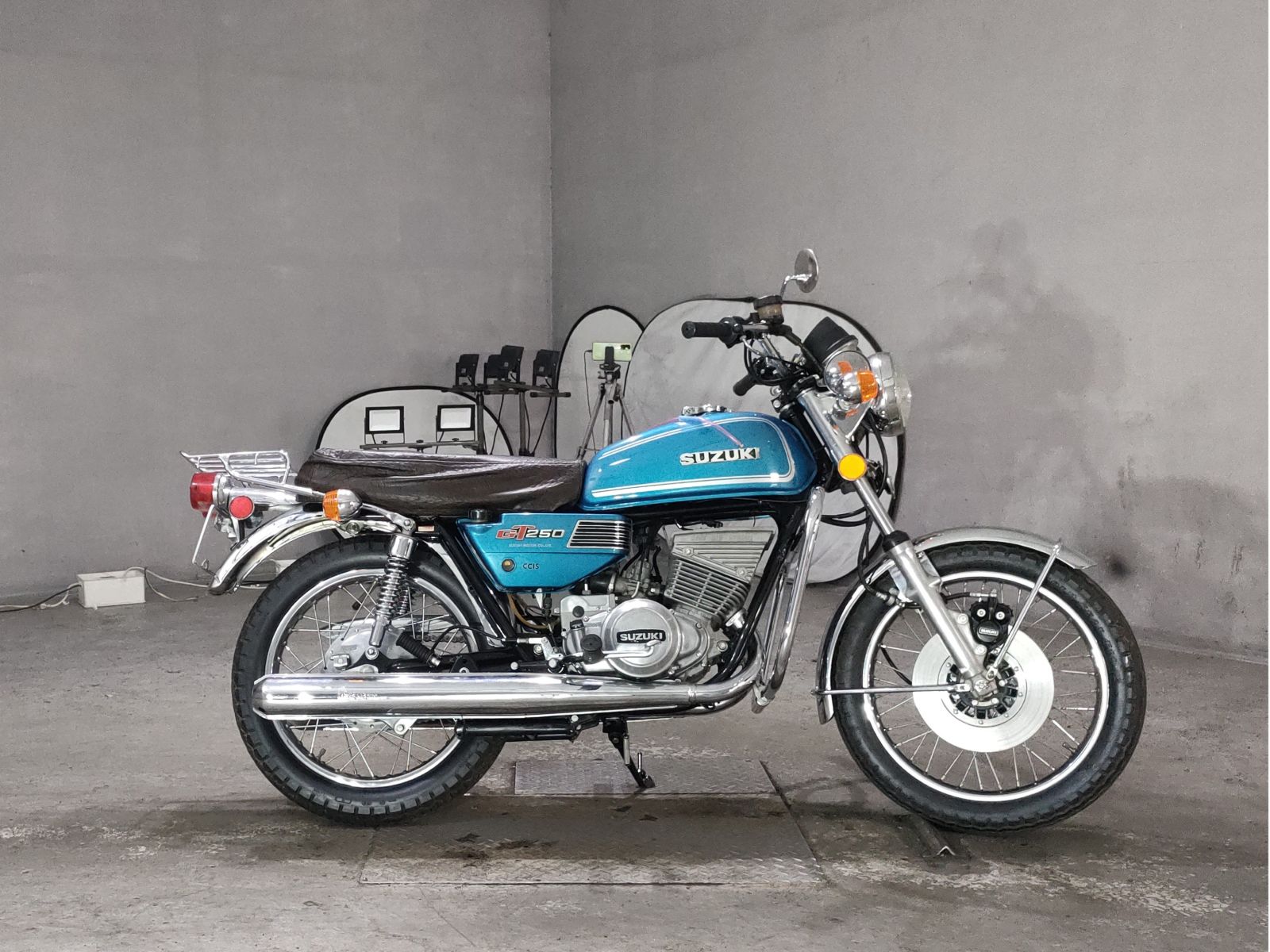 Suzuki GT250