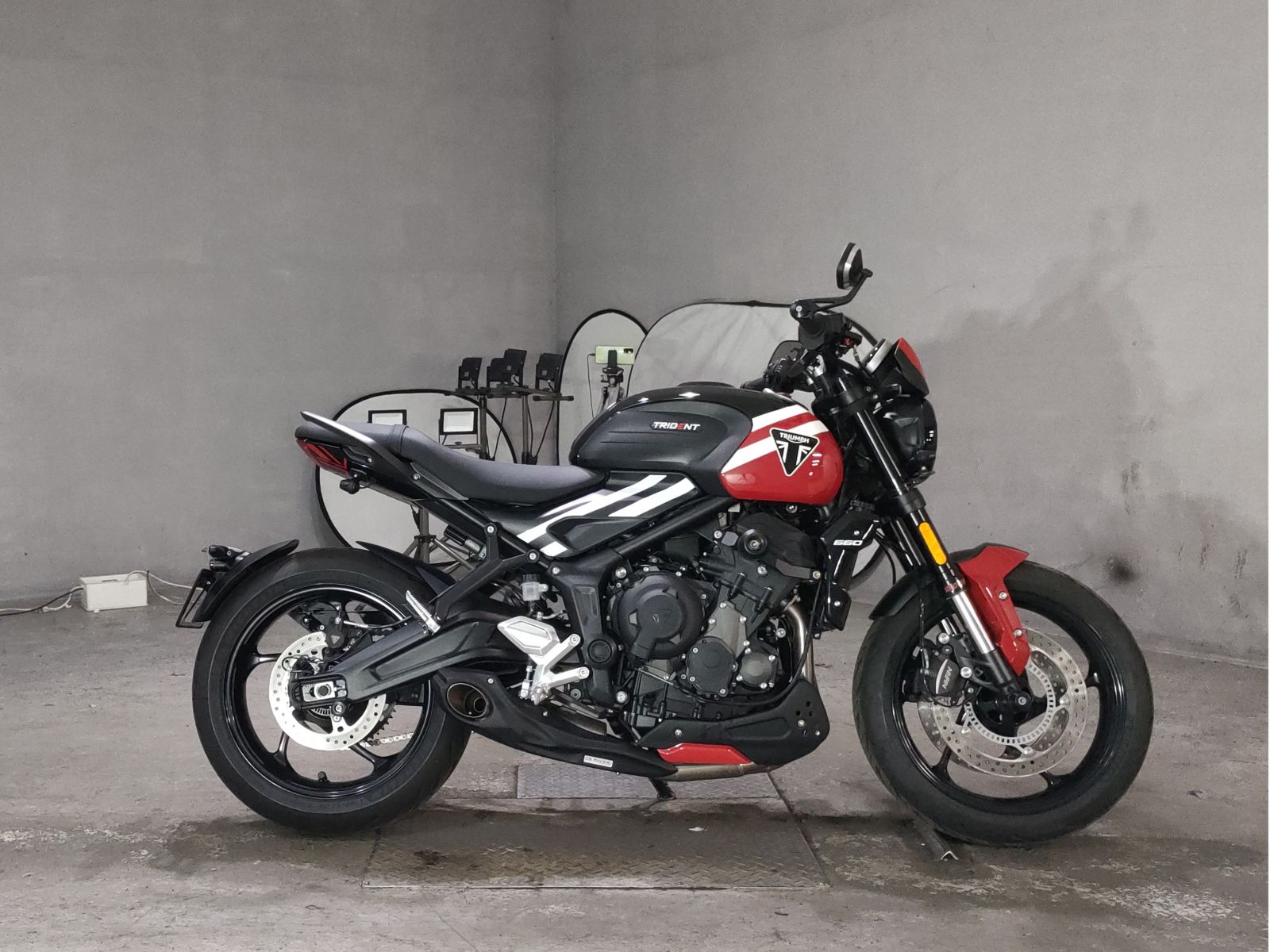 OTHER TRIUMPH TRIDENT 660