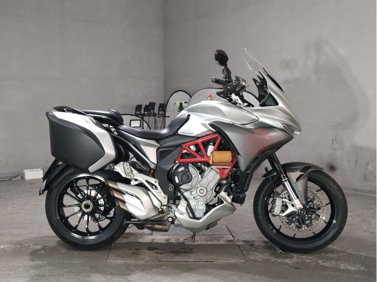 OTHER MV AGUSTA TWO RIZUMOVE LOW CHE