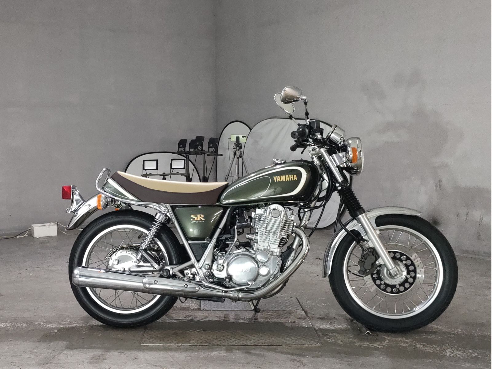 Yamaha SR400-1