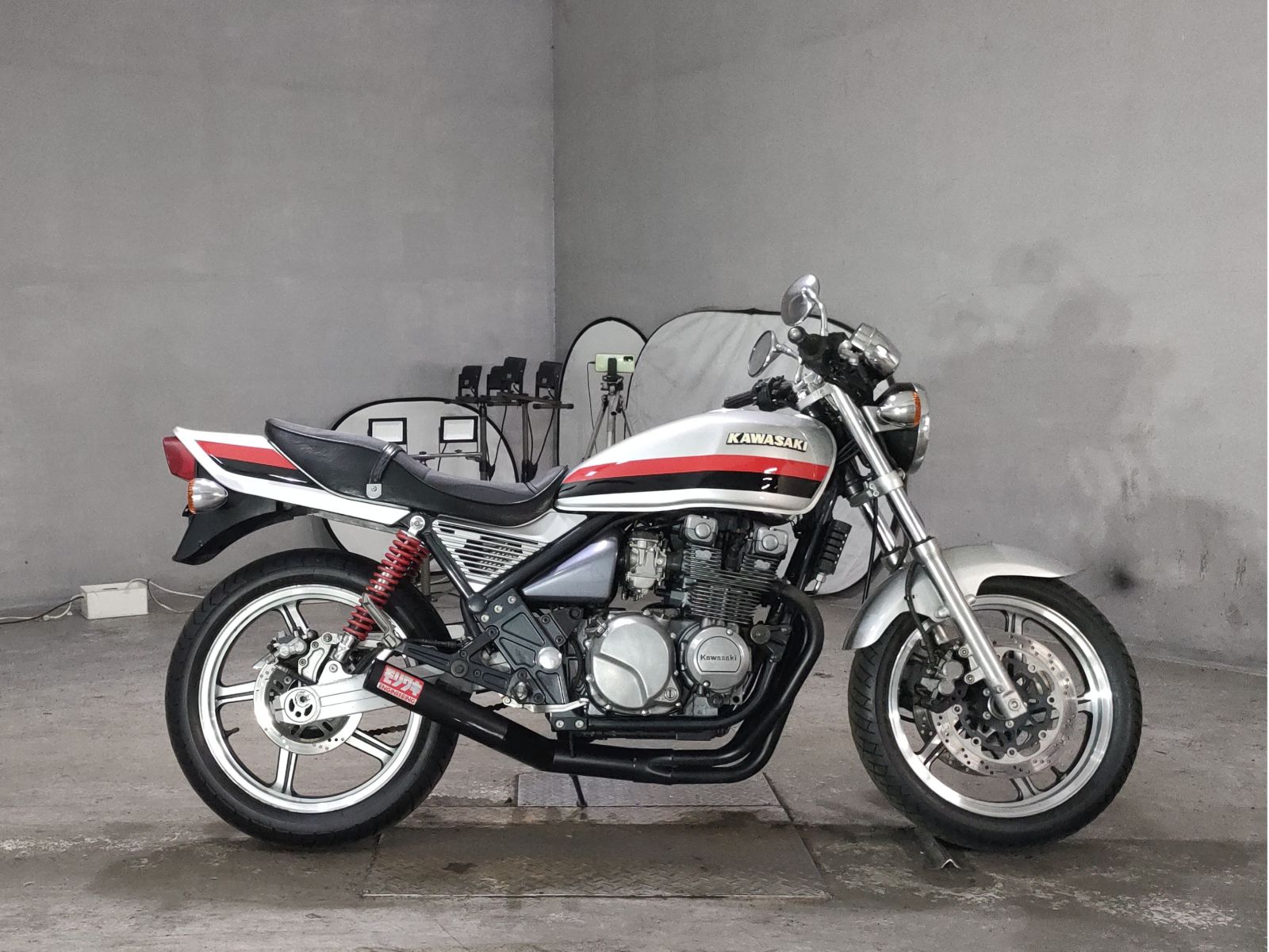 Kawasaki ZEPHYR550