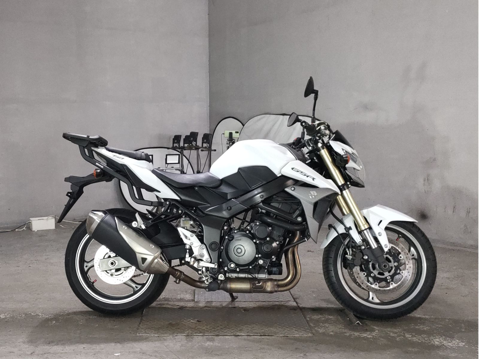 Suzuki GSR750