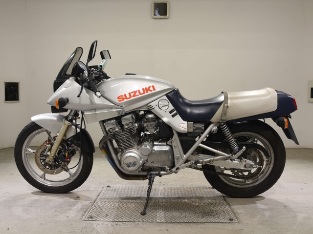 Suzuki GSX1100S KATANA