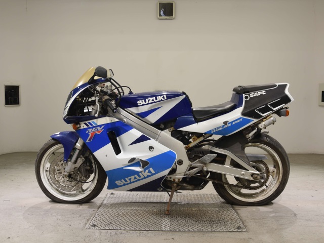 Suzuki RGV250