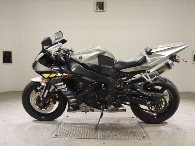 Yamaha YZF-R1