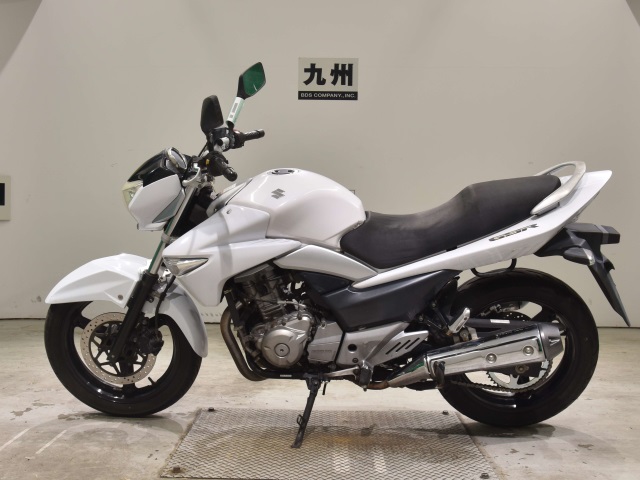 Suzuki GSR250