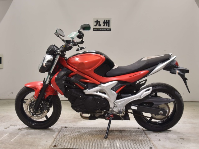 Suzuki GLADIUS400