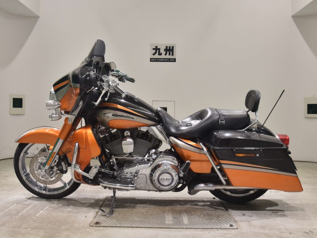 Harley-Davidson HARLEY FLHXSE1800CVO