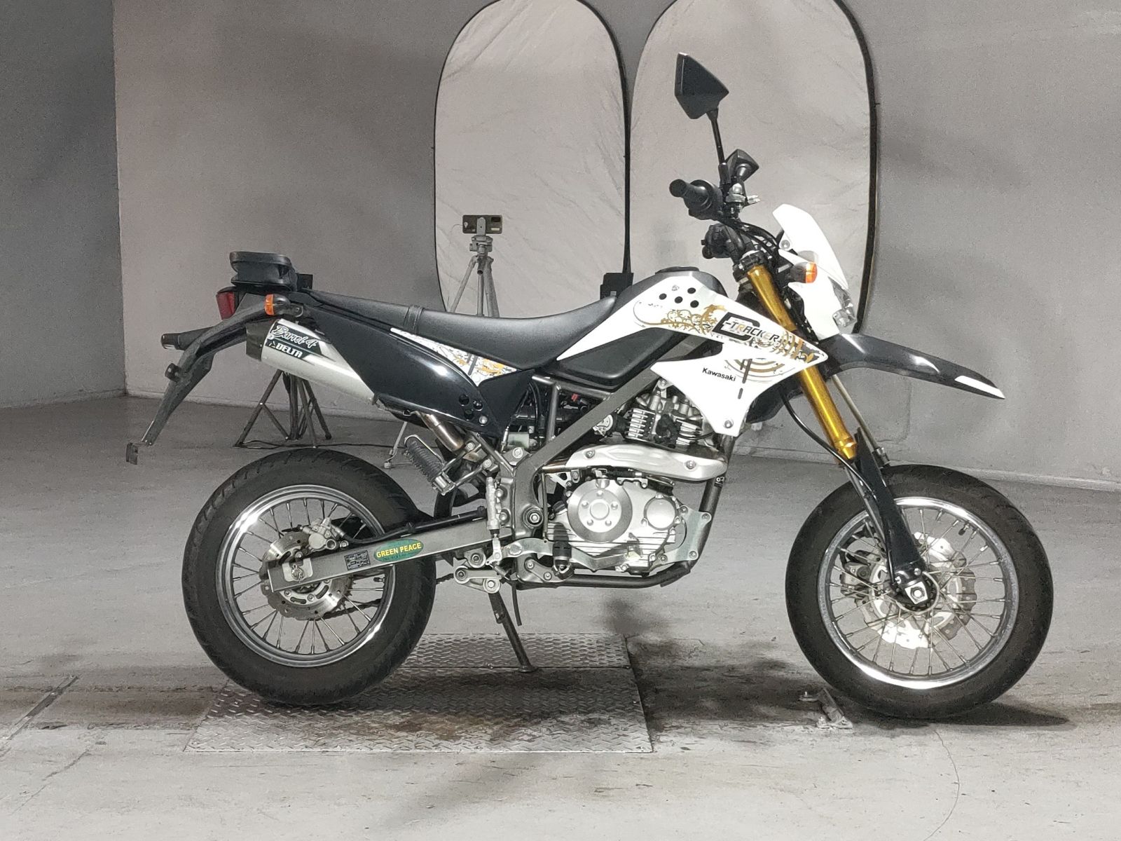 OTHER D TRACKER 125