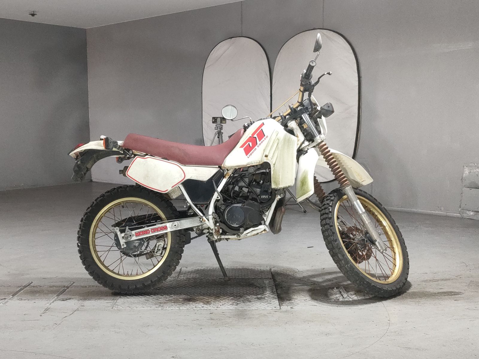 Yamaha DT200R