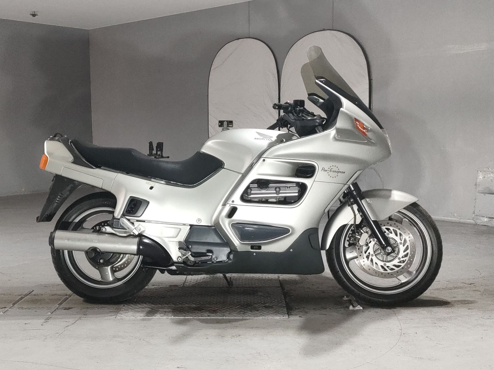 Honda ST1100 PAN-EUROPEAN