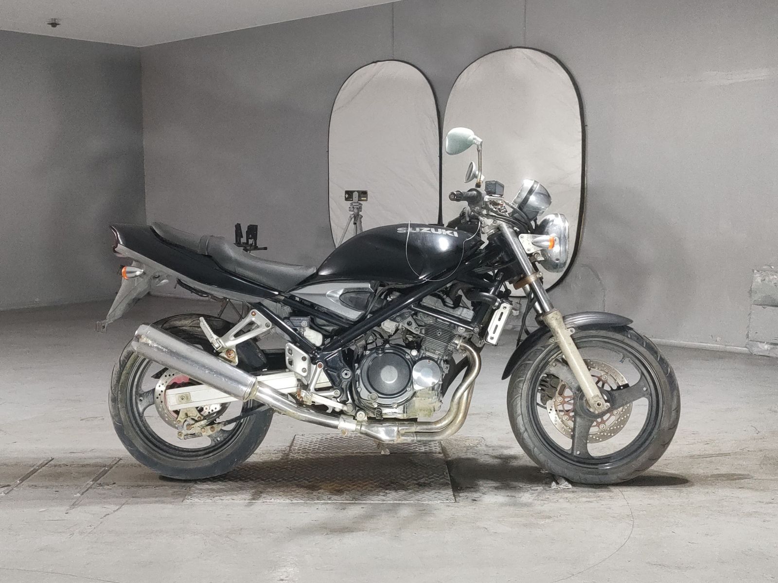 Suzuki BANDIT250-1