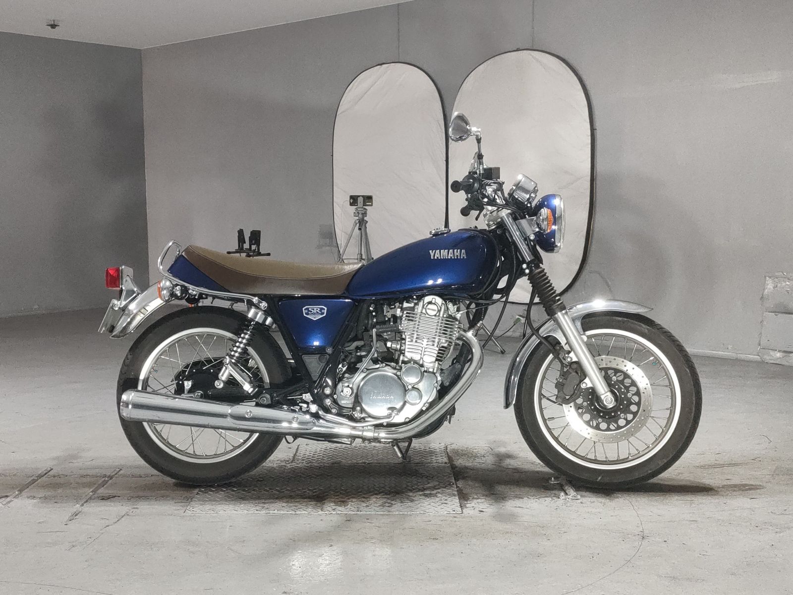 Yamaha SR400-1