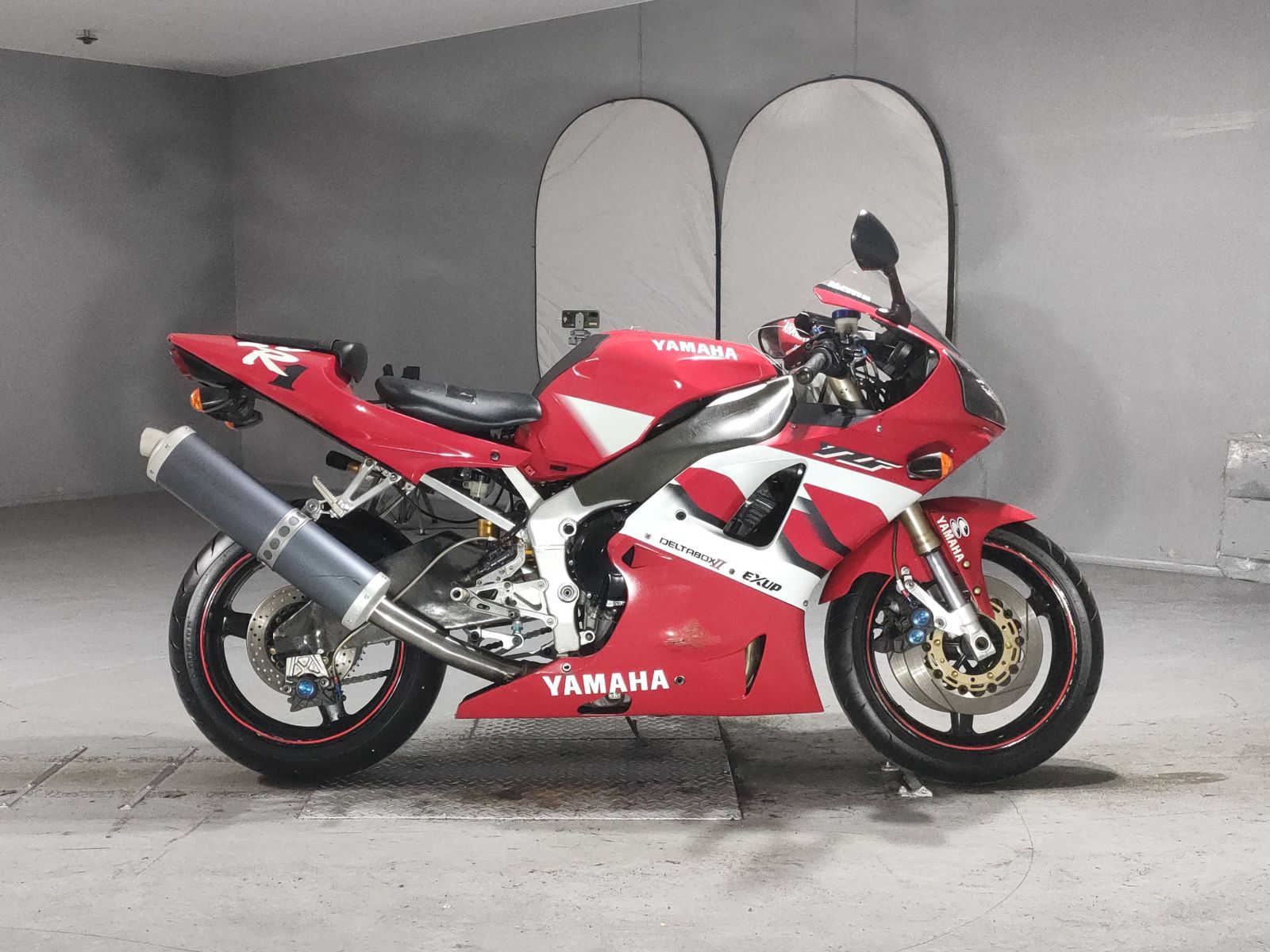 Yamaha YZF-R1