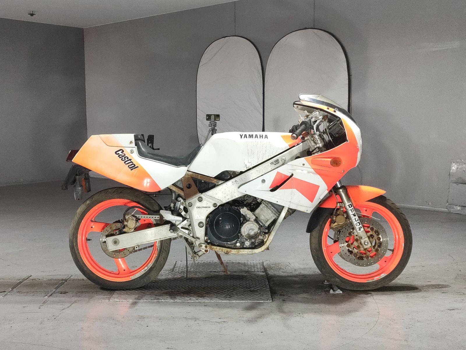 Yamaha FZR400R
