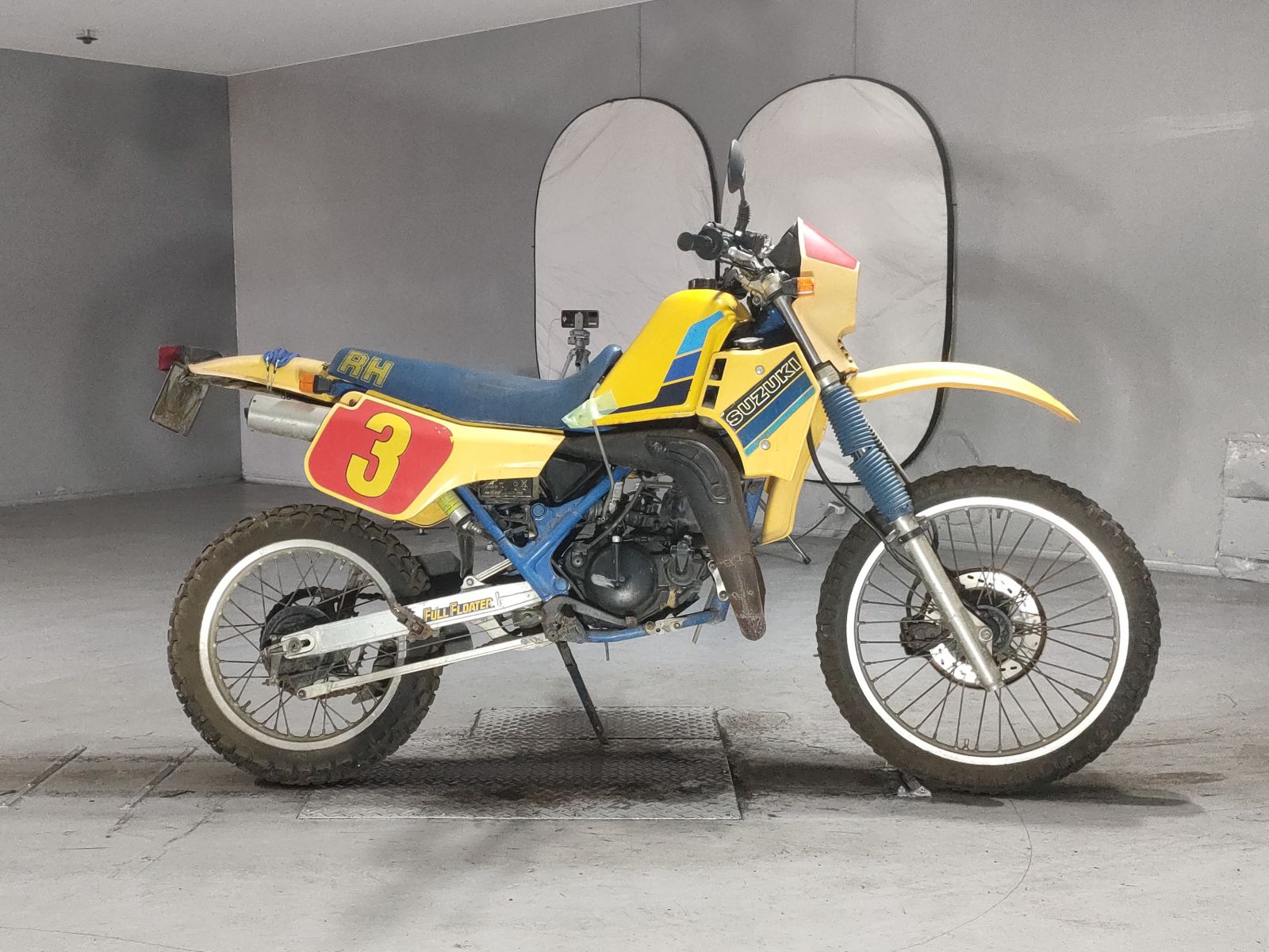 Suzuki RH250